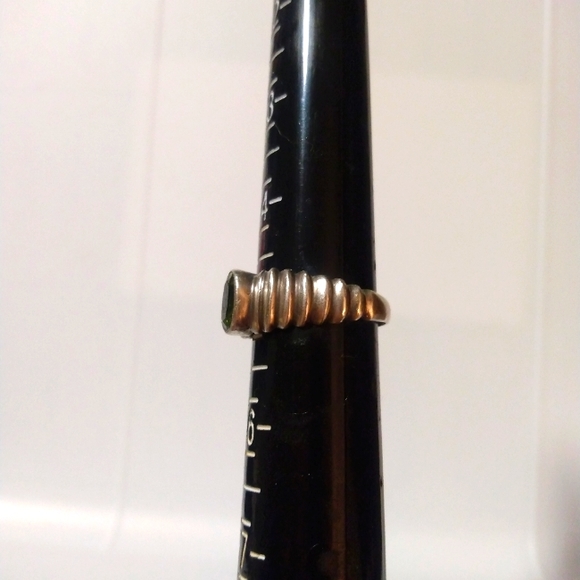 Peridot August Stone Corrugated Design Ring - Picture 3 of 8